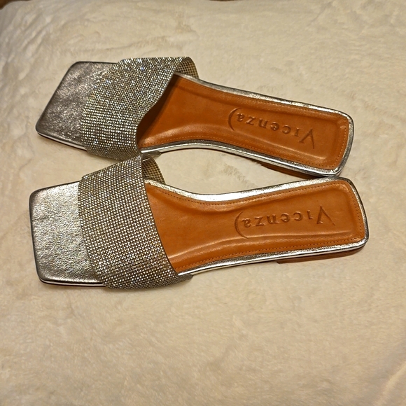 ✨️ Bling slides✨️ - Picture 1 of 3